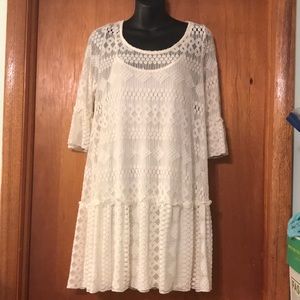 M - cream lace boutique dress - beautiful
